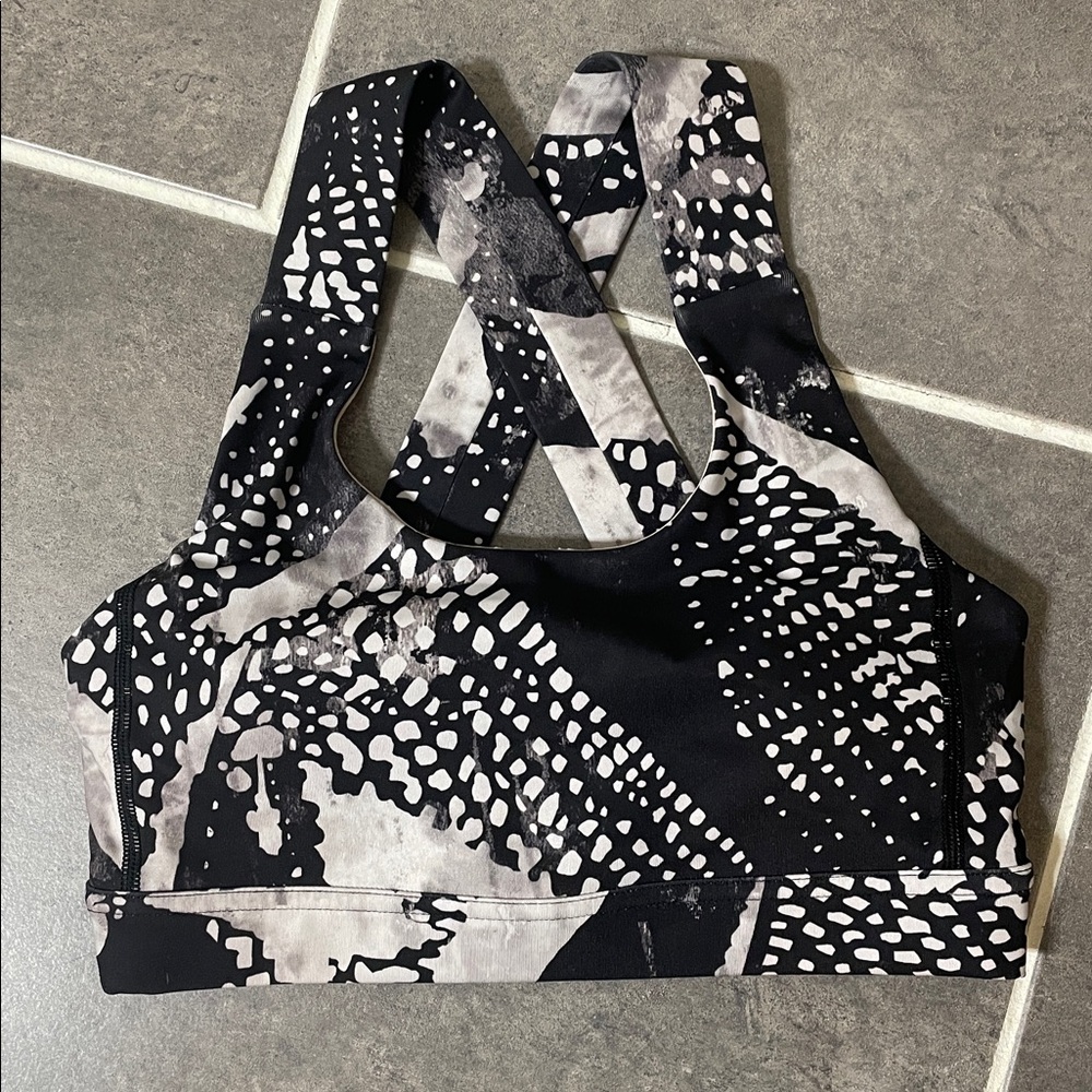 Lululemon All‎ Sport Bra III size 4
Static Mist White Black / Black